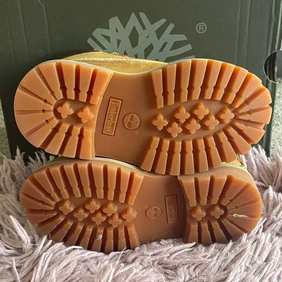 Timberland Premium Waterproof 6 IN Boot Wheat Nubuck Toddler Size 7.5 M - Picture 6 of 8